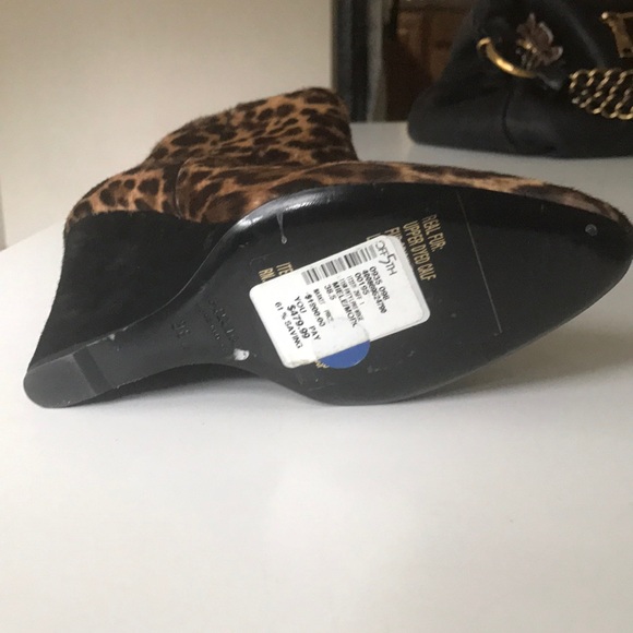 Prada booties - Picture 3 of 3